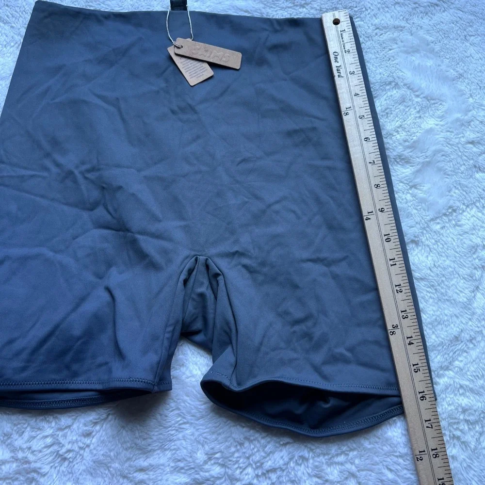 SKIMS Mid Thigh Bodyshort Gunmetal Grey High Waist Swim SW-MWS-0122 Size Large
